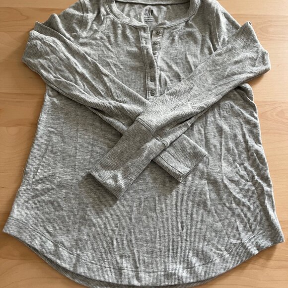 GAP Essential Rib Henley Long-Sleeved T-Shirt - Picture 3 of 4